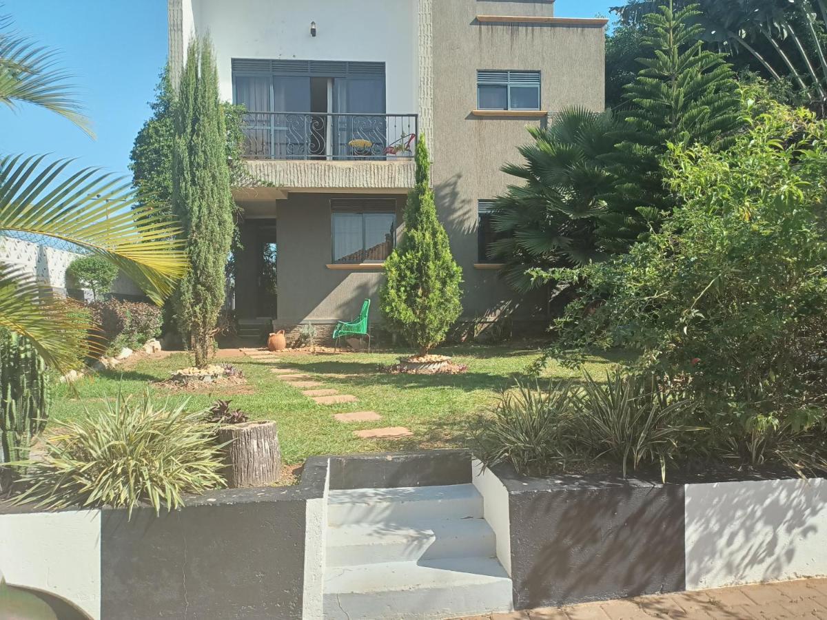 Jacuzzi City Home Kampala Exterior photo
