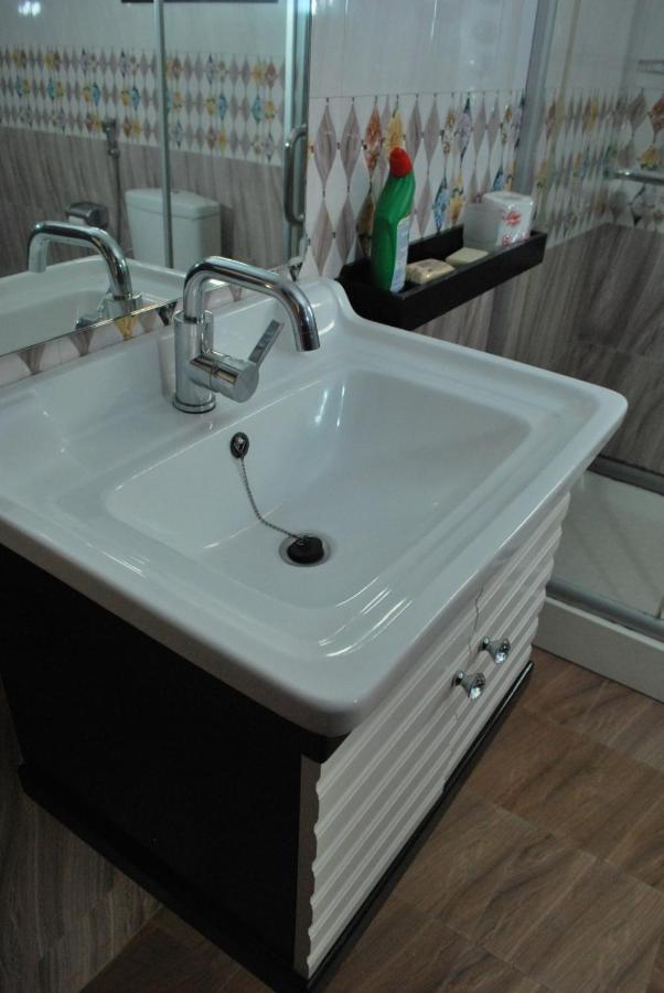 Jacuzzi City Home Kampala Exterior photo