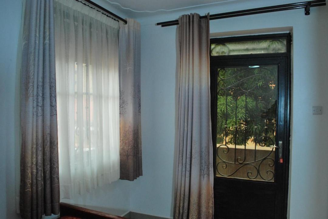 Jacuzzi City Home Kampala Exterior photo