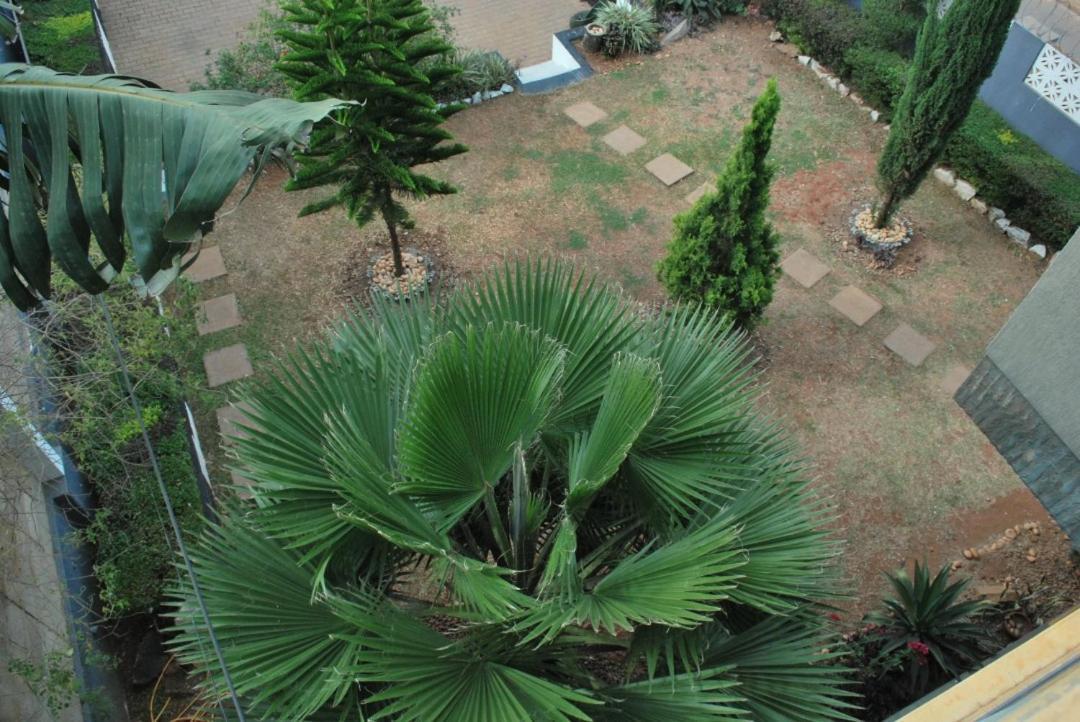Jacuzzi City Home Kampala Exterior photo
