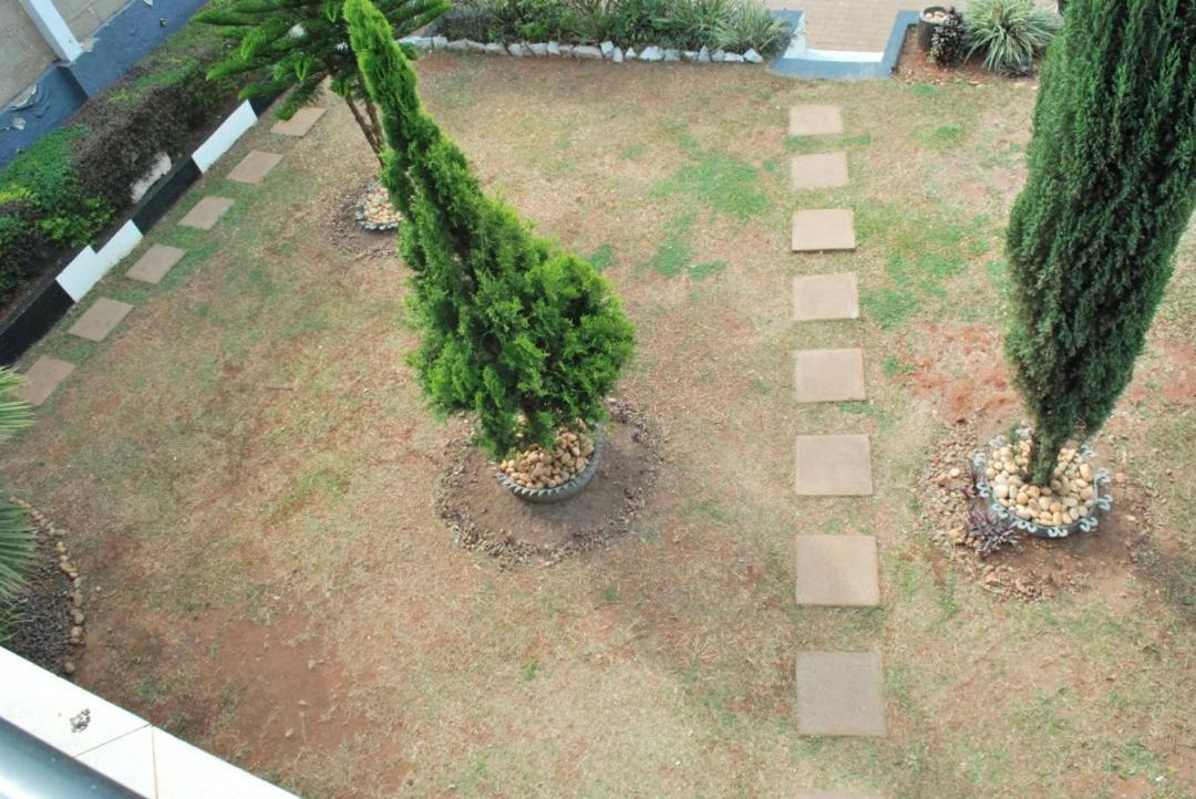 Jacuzzi City Home Kampala Exterior photo