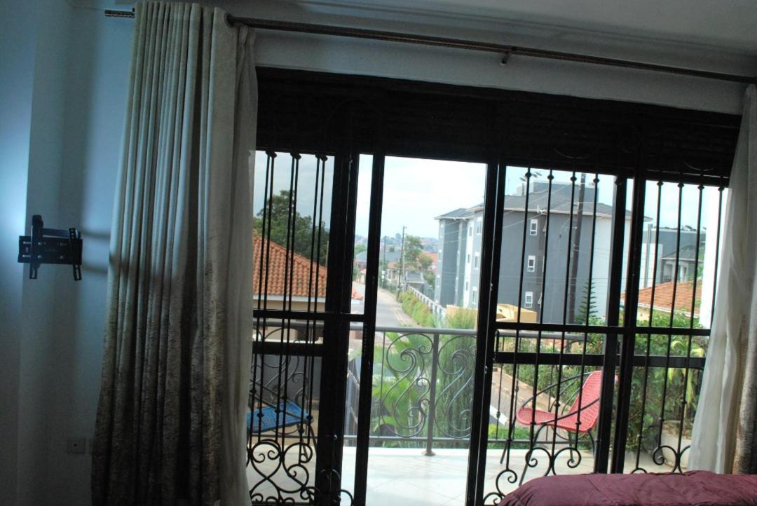 Jacuzzi City Home Kampala Exterior photo