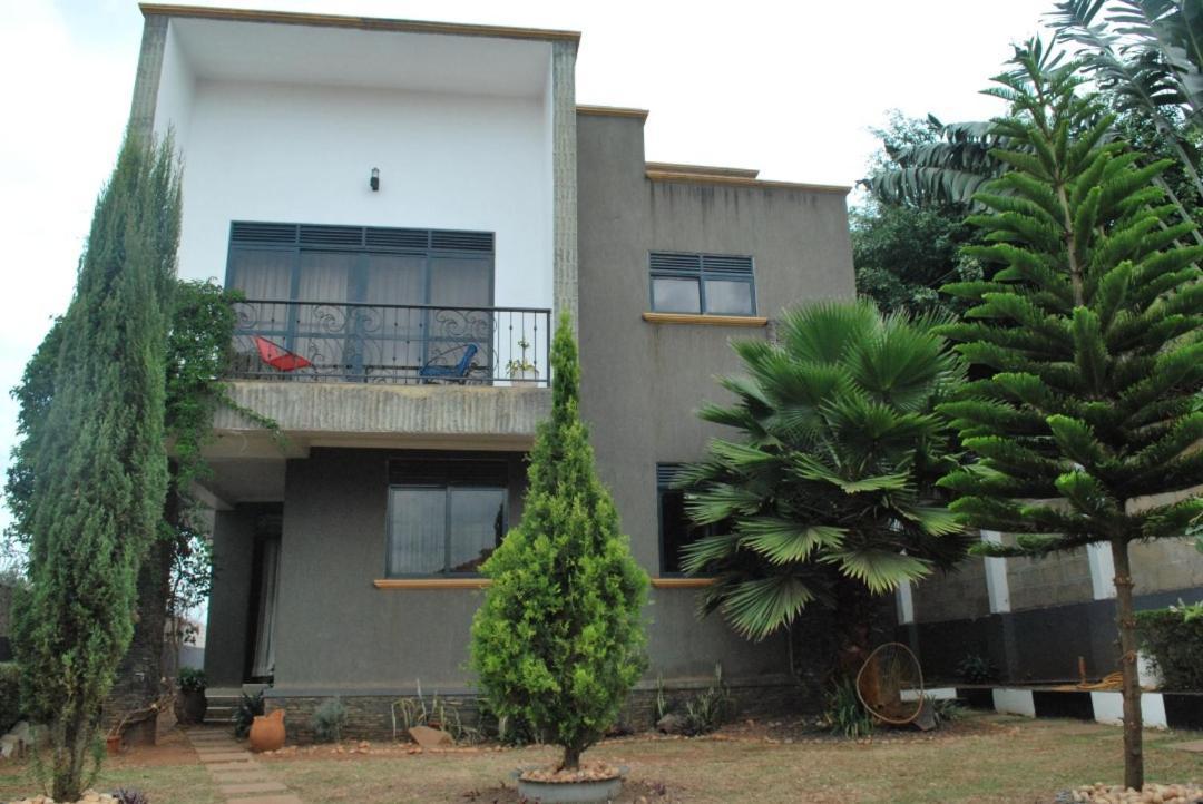 Jacuzzi City Home Kampala Exterior photo