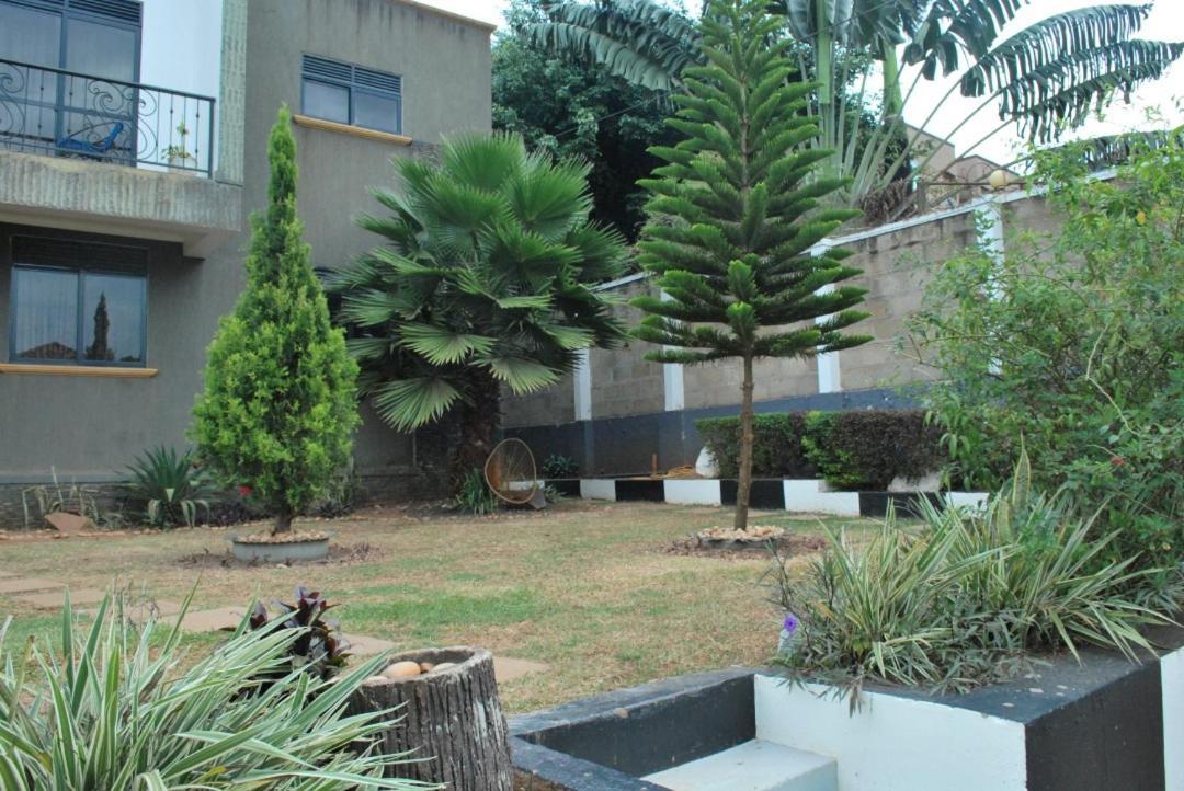 Jacuzzi City Home Kampala Exterior photo